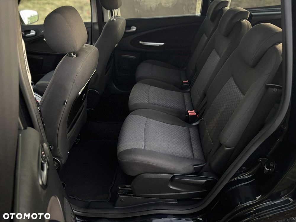 Ford Galaxy 2.0 Ghia - 23