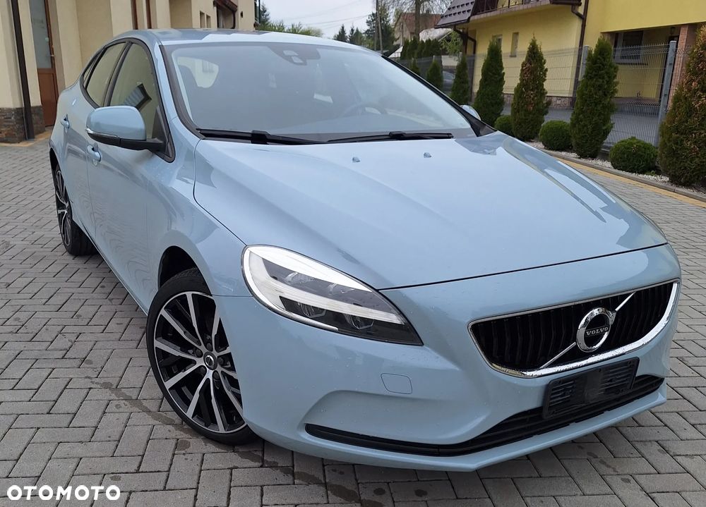 Volvo V40 D2 Momentum - 1