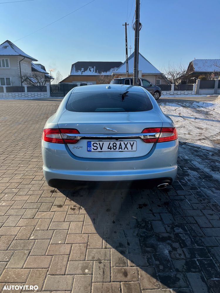 Jaguar XF 2.2 - 4
