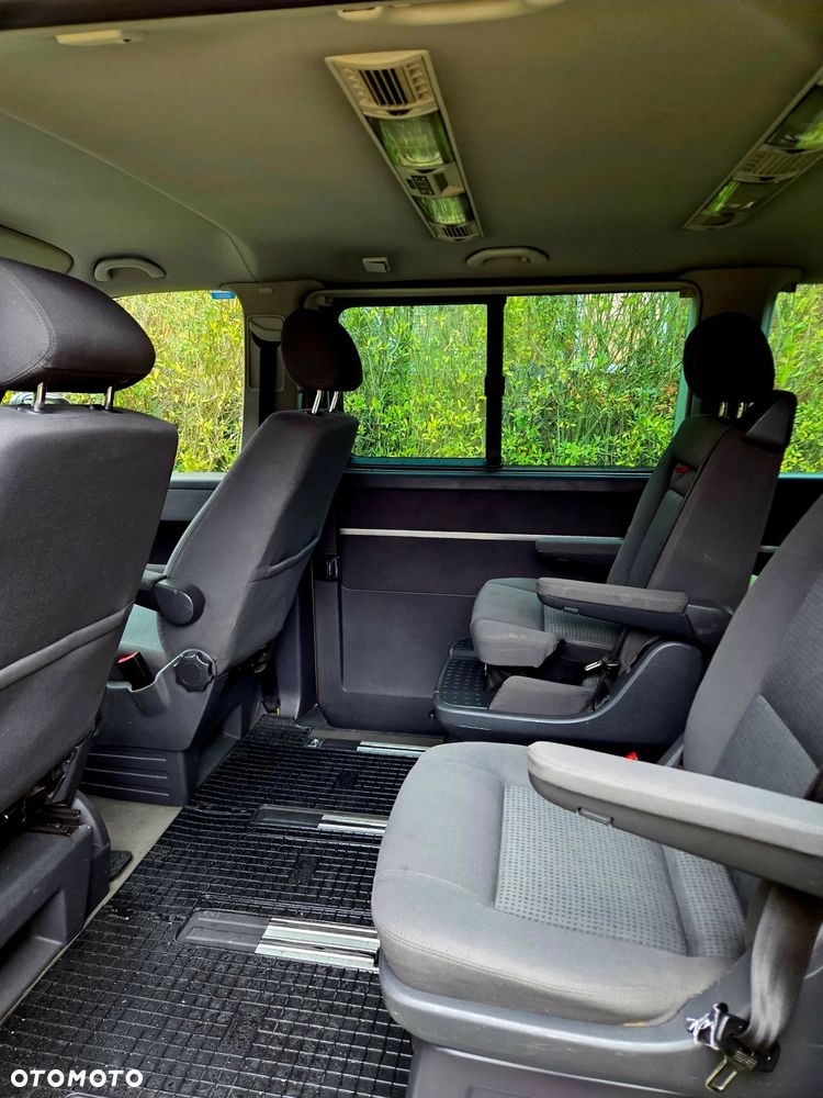 Volkswagen Multivan - 17