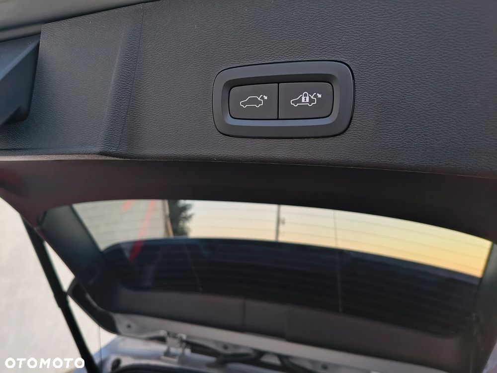 Volvo XC 40 73kWh P6 Recharge Plus - 18
