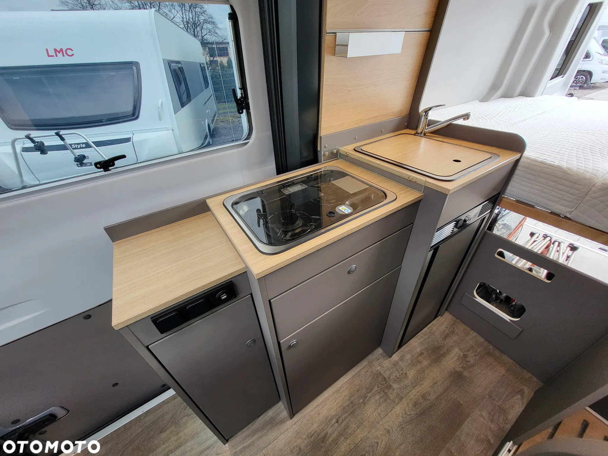 LMC INNOVAN 590 - Kampervan dla 2-3 osób - 27