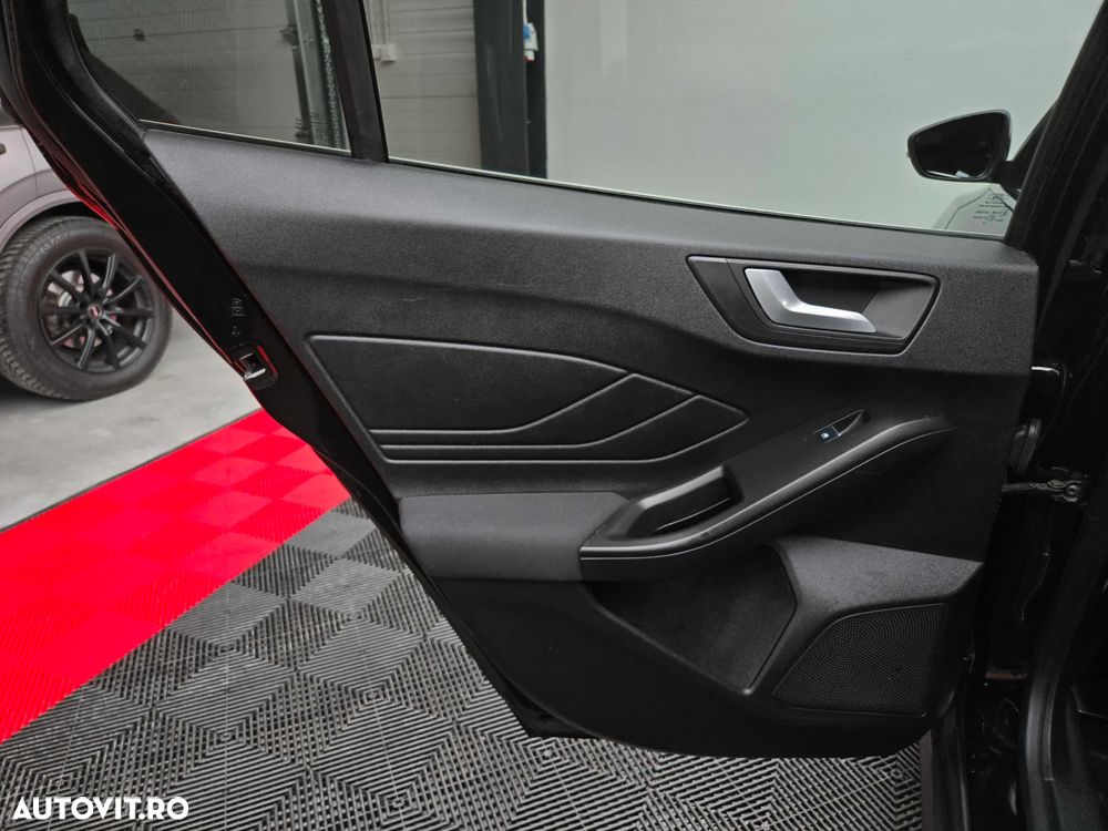 Ford Focus 1.5 EcoBlue Connected - 18