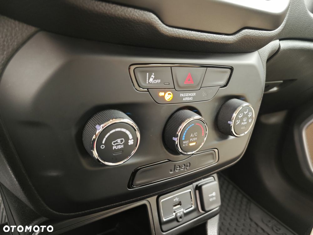 Jeep Renegade - 23