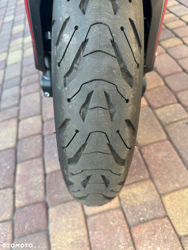 Kawasaki H2 - 11