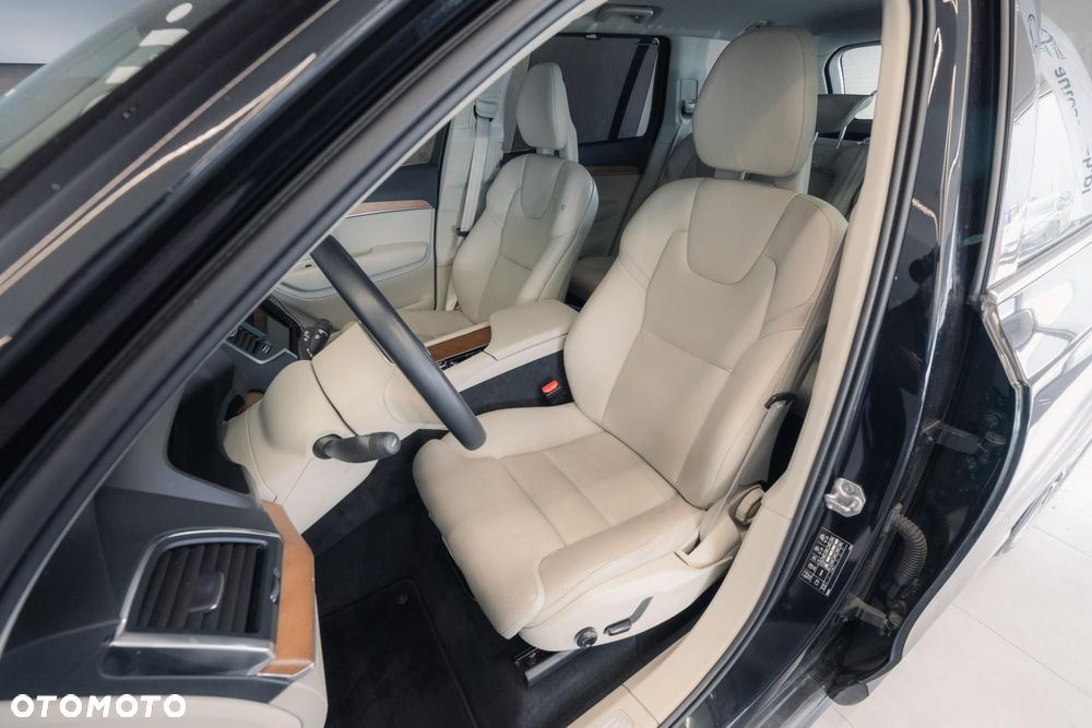 Volvo XC 90 B5 D AWD Momentum Pro - 13