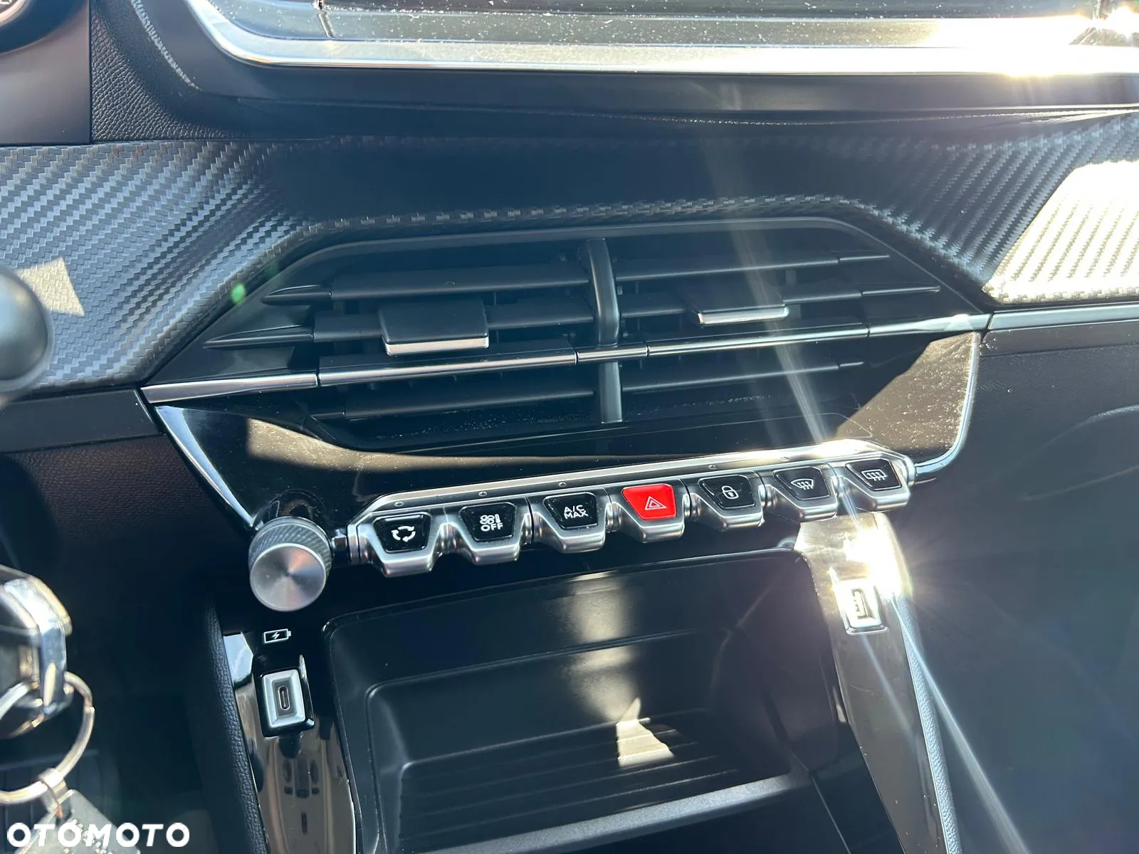 Peugeot 2008 PureTech 130 Stop&Start EAT6 Signature - 28