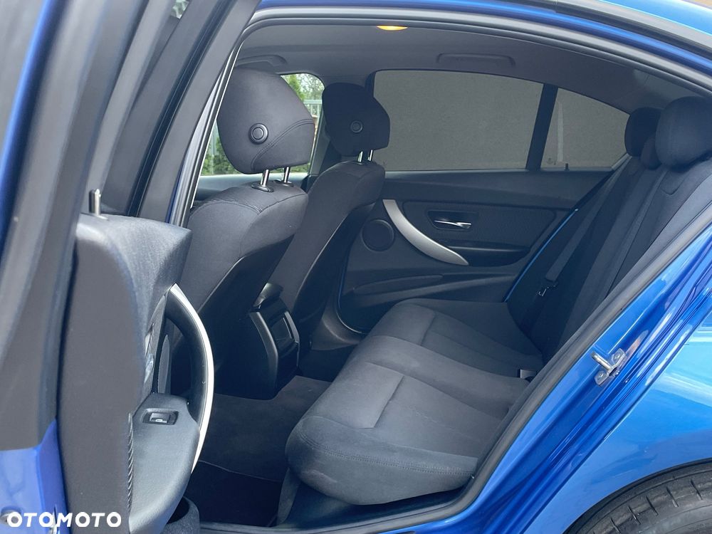 BMW Seria 3 320d Efficient Dynamics Luxury Line Purity sport - 8