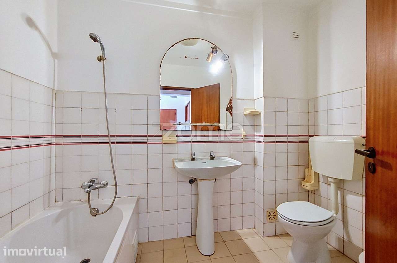 Apartamento T2, 2º Andar, no centro de Albufeira - Grande imagem: 3/27