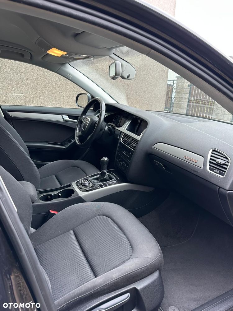 Audi A4 Avant 2.0 TDI DPF quattro Attraction - 13