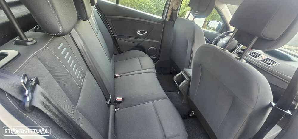 Renault Mégane 1.5 dCi Dynamique - 5