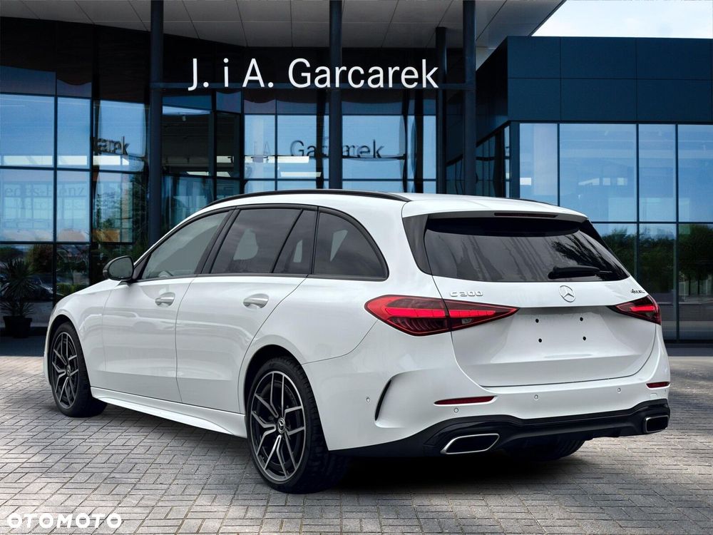 Mercedes-Benz C-Class 2024 photo 3