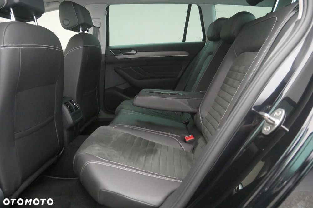 Volkswagen Passat Variant 2.0 TSI Elegance DSG - 15