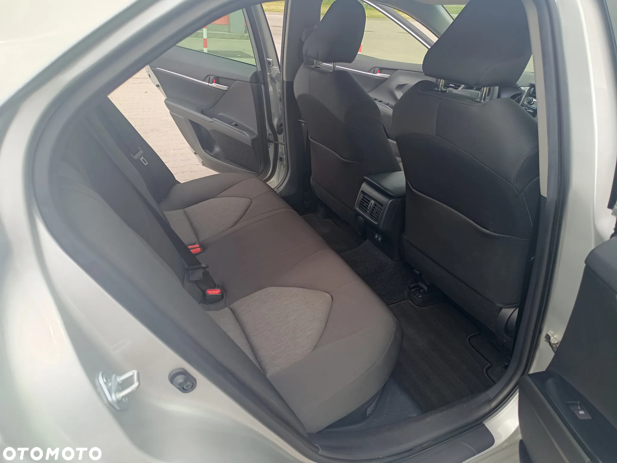 Toyota Camry 2.5 Hybrid Comfort CVT - 17