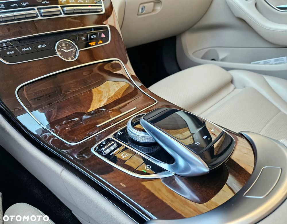 Mercedes-Benz Klasa C 200 4-Matic 9G-TRONIC - 28
