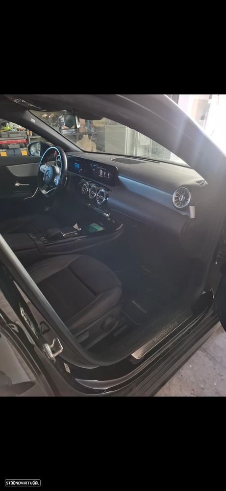 Mercedes-Benz A 250 Limousine e AMG Line - 9