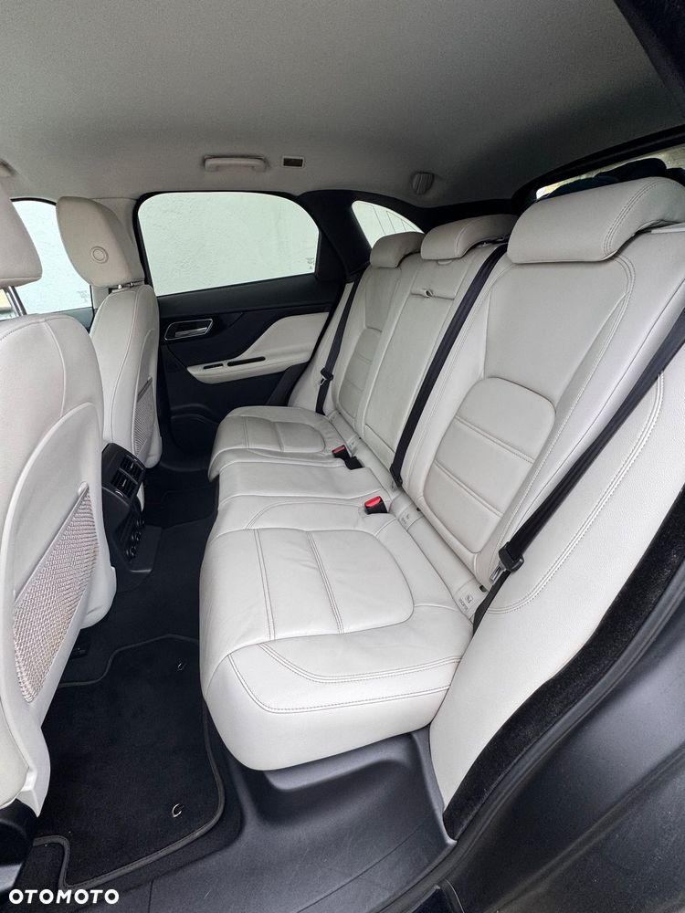 Jaguar F-Pace 2.0 i4D AWD Prestige - 11