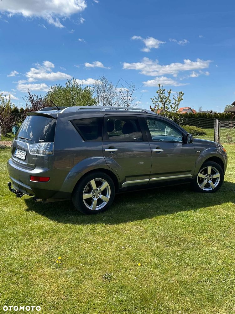 Mitsubishi Outlander 2.0 DI-D 4WD Instyle - 3