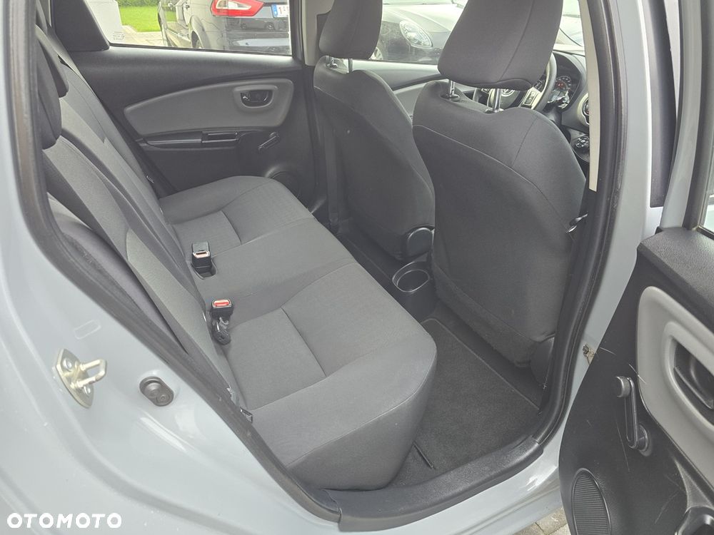 Toyota Yaris 1.5 Dynamic - 13