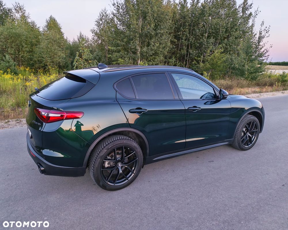 Alfa Romeo Stelvio - 14
