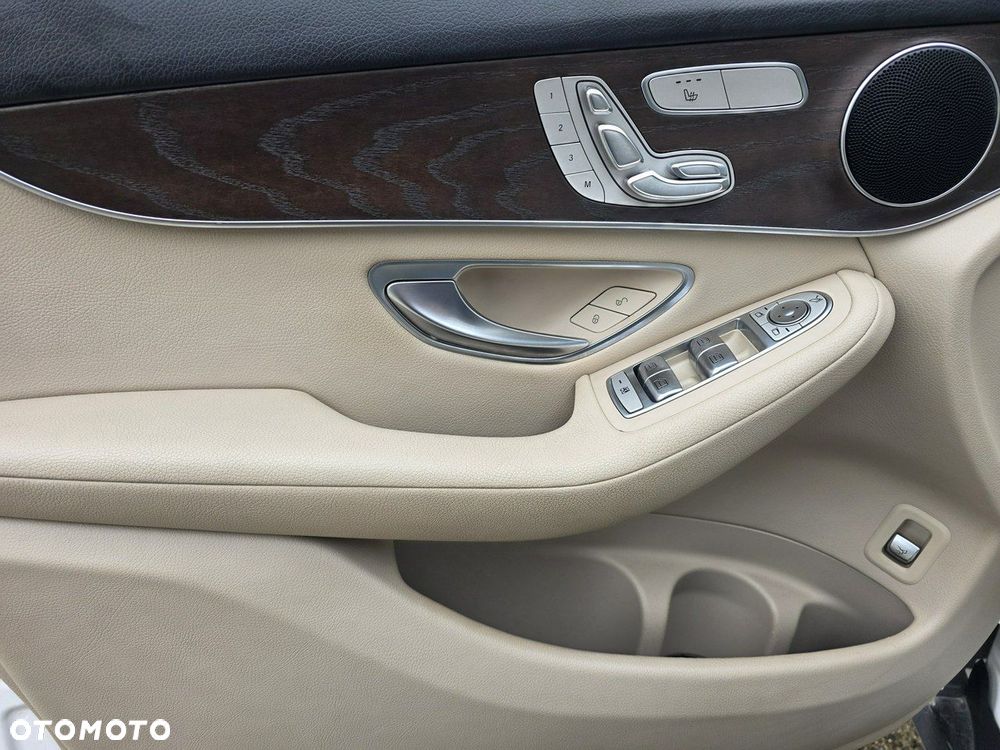 Mercedes-Benz GLC - 12