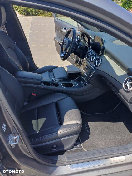 Mercedes-Benz GLA 250 7G-DCT Peak Edition - 26