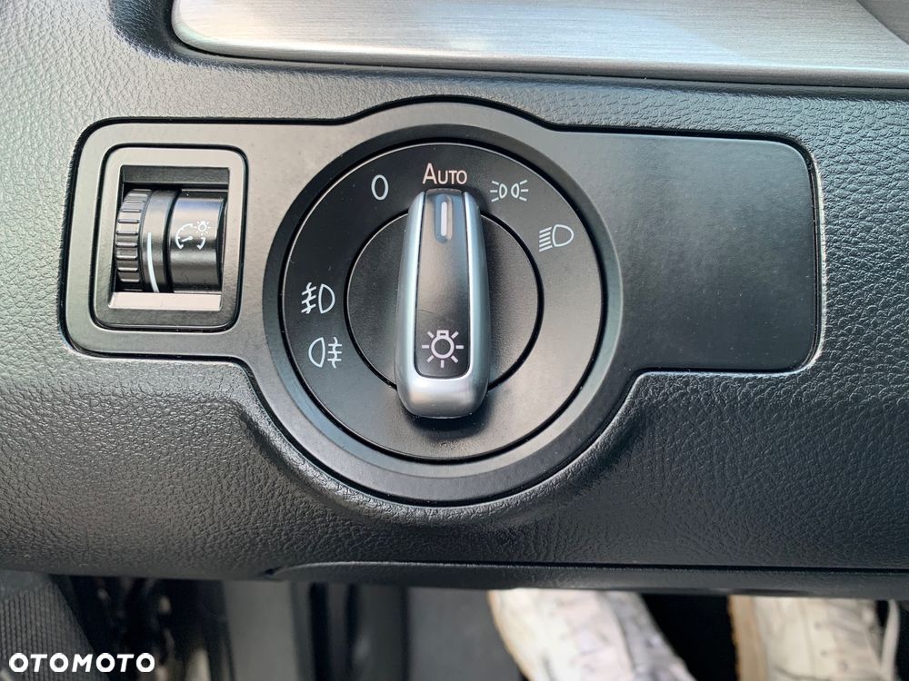 Volkswagen Passat 2.0 TDI Highline DSG - 29