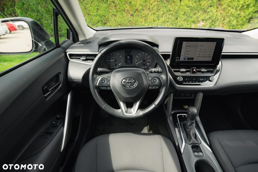 Toyota Corolla Cross - 12