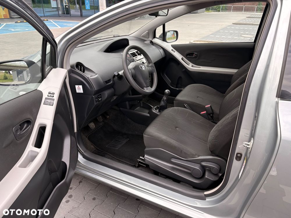 Toyota Yaris 1.0 Luna A/C - 9
