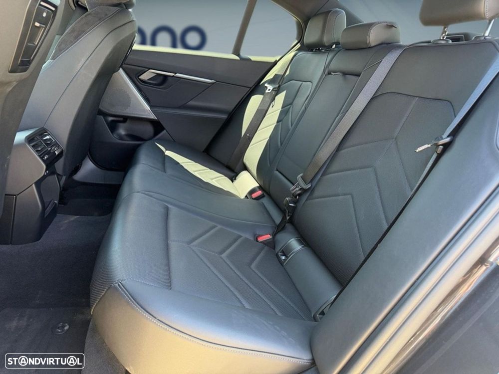 BMW 530 e Pack Desportivo M - 12