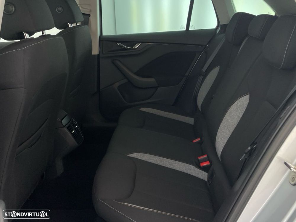 Skoda Scala 1.0 TSI DSG — fotografia 12