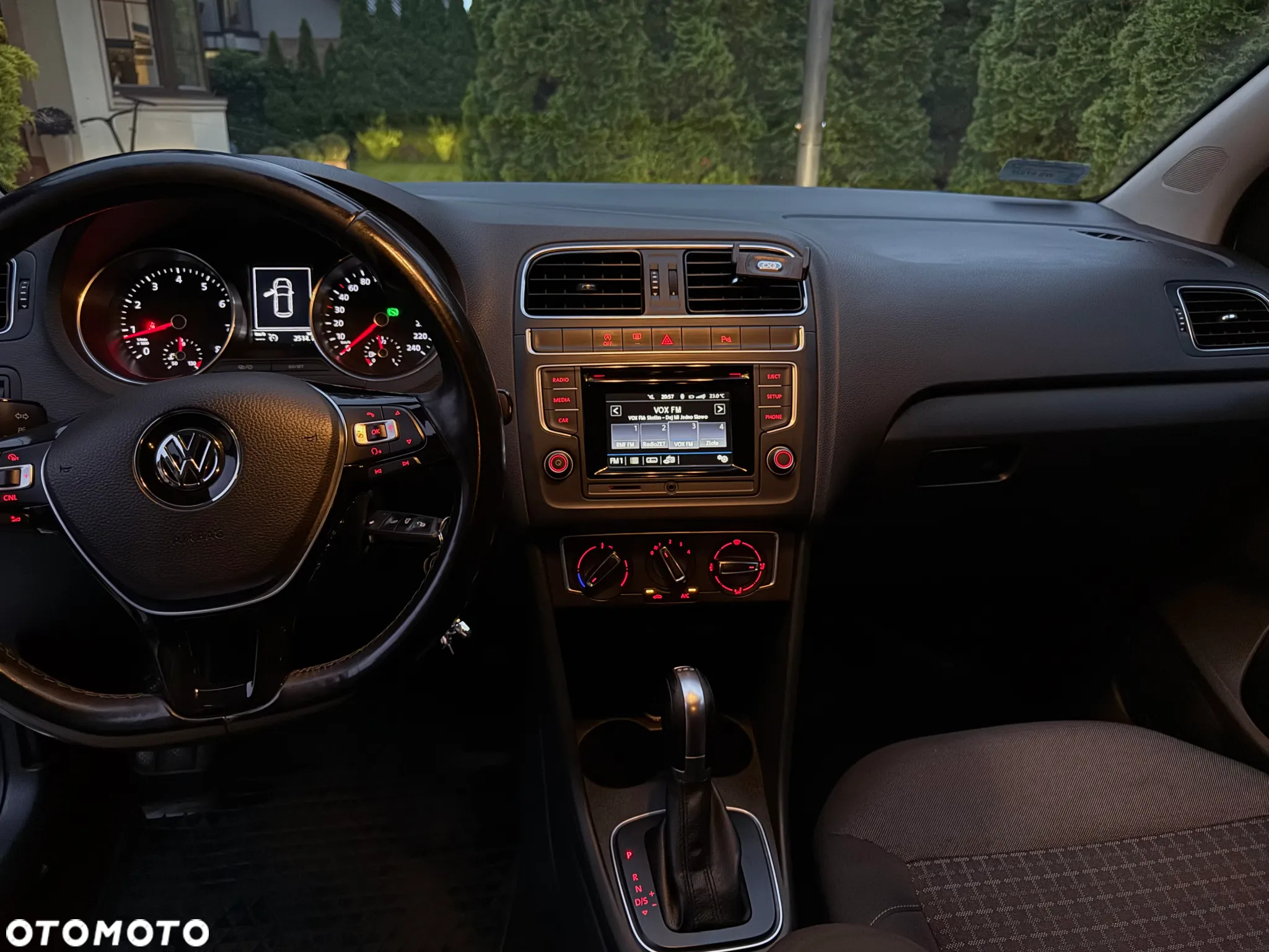 Volkswagen Polo 1.2 TSI BMT Comfortline DSG - 8