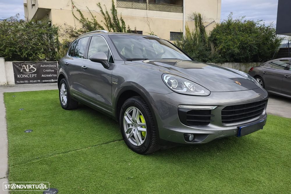 Porsche Cayenne S E-Hybrid - 2