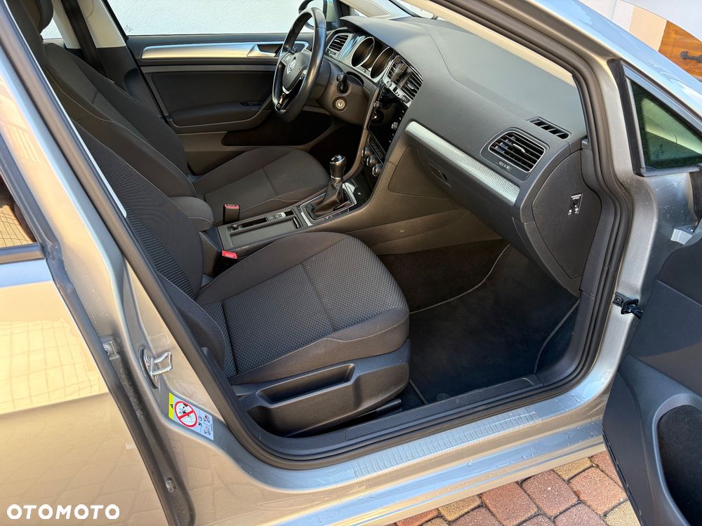 Volkswagen Golf 1.0 TSI BMT Trendline - 11