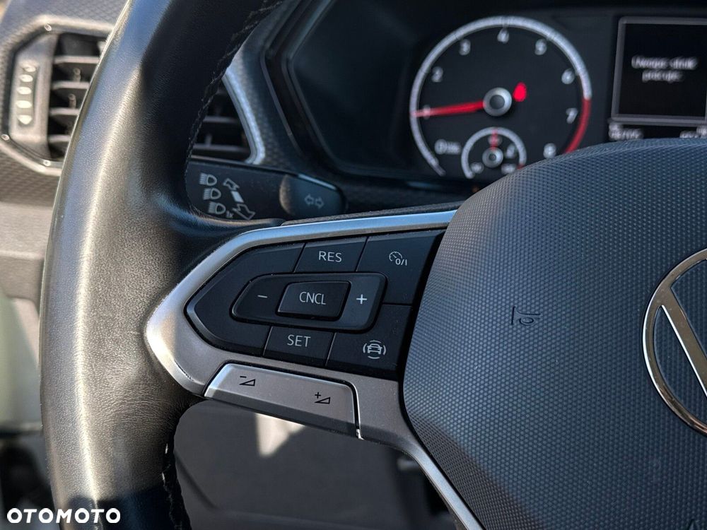 Volkswagen T-Cross - 13