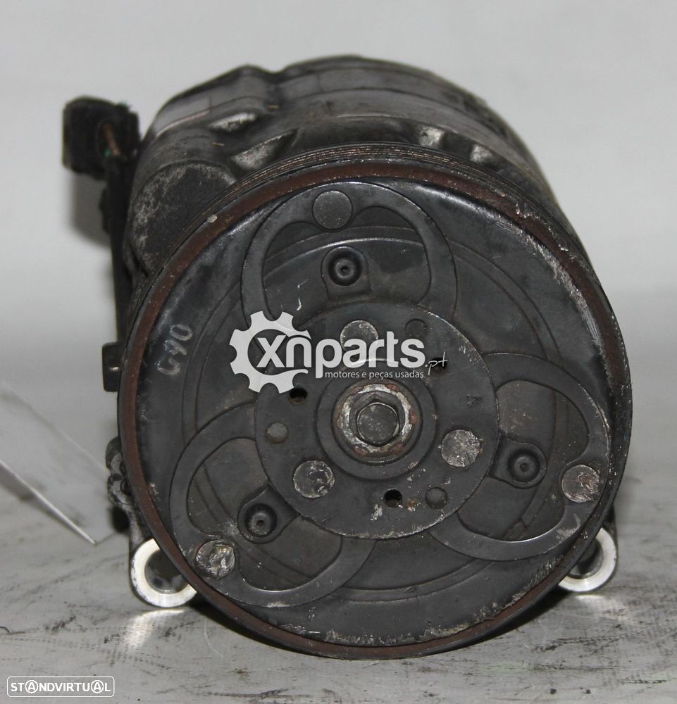 Compressor de ar condicionado VW GOLF IV (1J1) 1.6 08.00 - 06.05 Usado REF. ZEXE... - 2