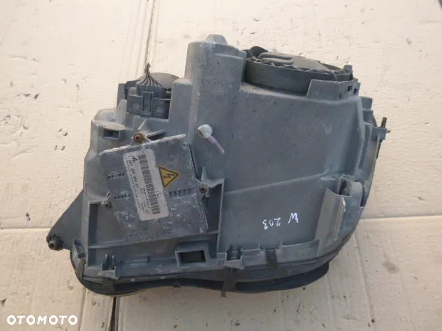 LAMPA PRAWY PRZÓD PRAWA PRZEDNIA MERCEDES C KLASA W203 LIFT XENON - 4