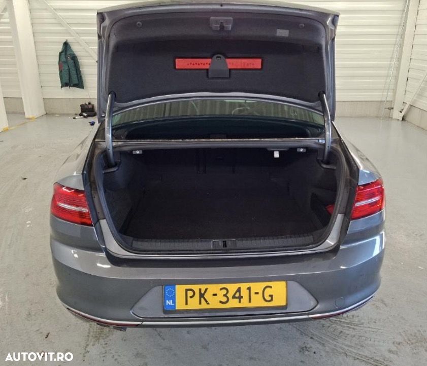 Volkswagen Passat 2.0 TDI SCR DSG Highline - 11