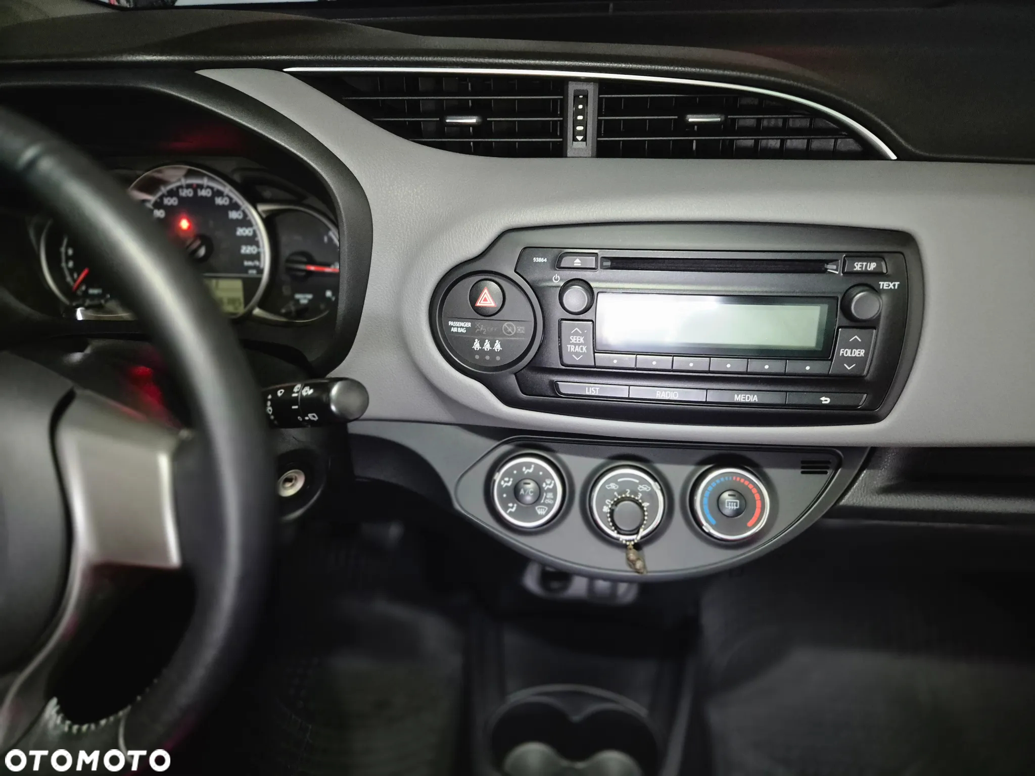 Toyota Yaris 1.0 Active EU6 - 15