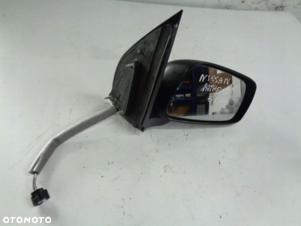 nissan pathfinder r51 navara d40 05r> lusterko prawe 5 pin europa - 1