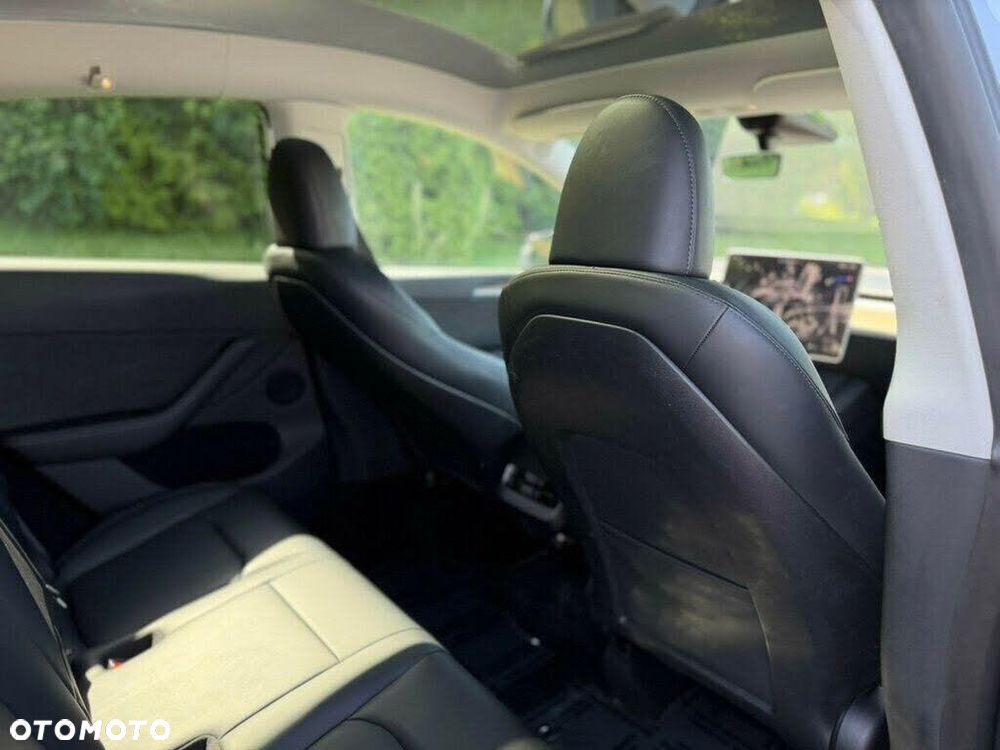 Tesla Model Y Long Range Dual Motor AWD - 19