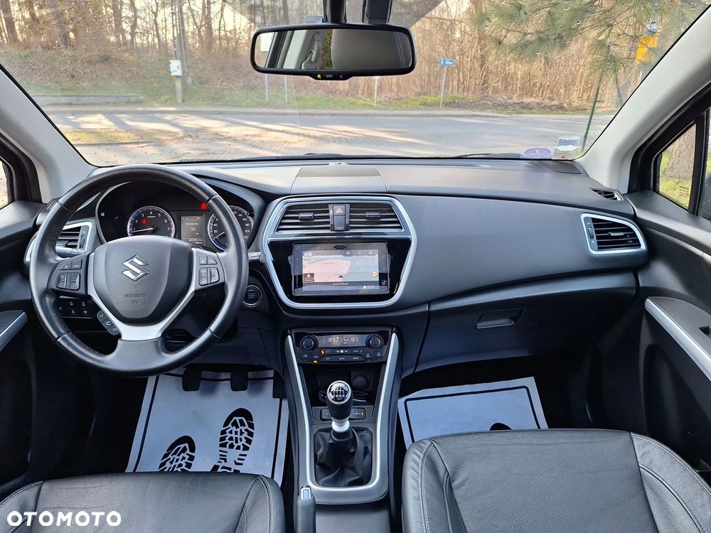 Suzuki SX4 S-Cross 1.4 T Premium - 10