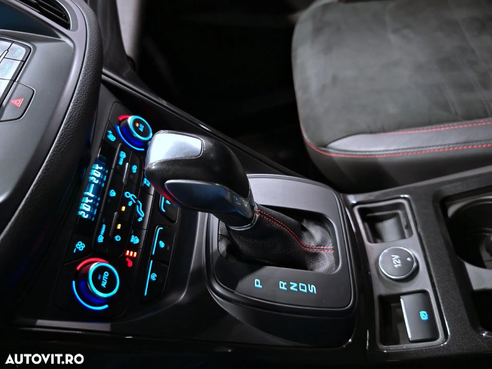 Ford Kuga 1.5 TDCi 2x4 Aut. ST-Line - 21