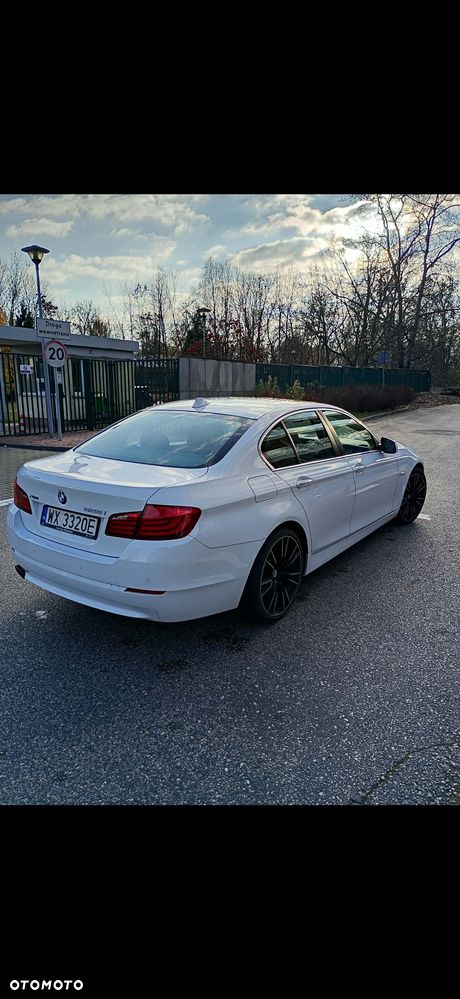 BMW Seria 5 528i xDrive Luxury Line - 13