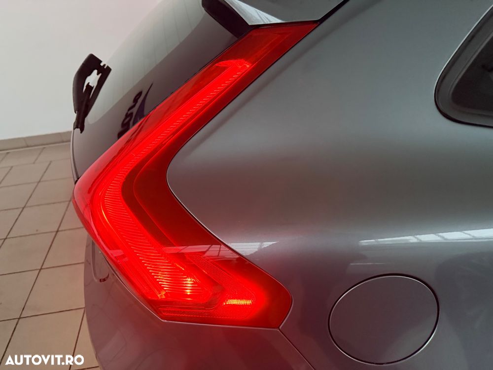 Volvo V40 D2 Geartronic Momentum - 32