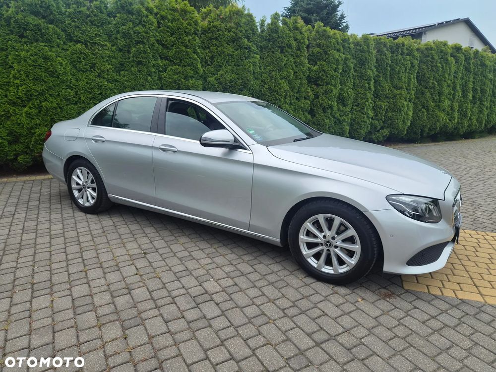 Mercedes-Benz Klasa E 200 4Matic 9G-TRONIC Avantgarde - 5
