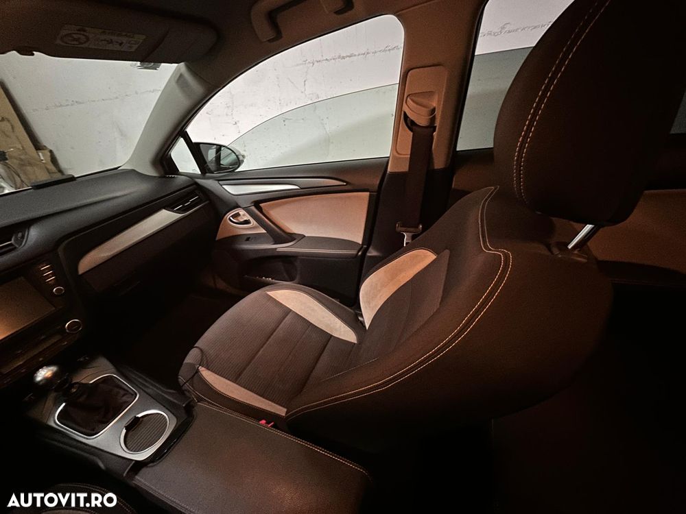 Toyota Avensis 2.0 D-4D Elegance - 7