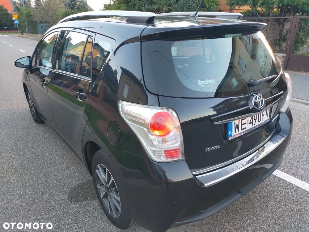 Toyota Verso 1.8 Premium 7os - 23