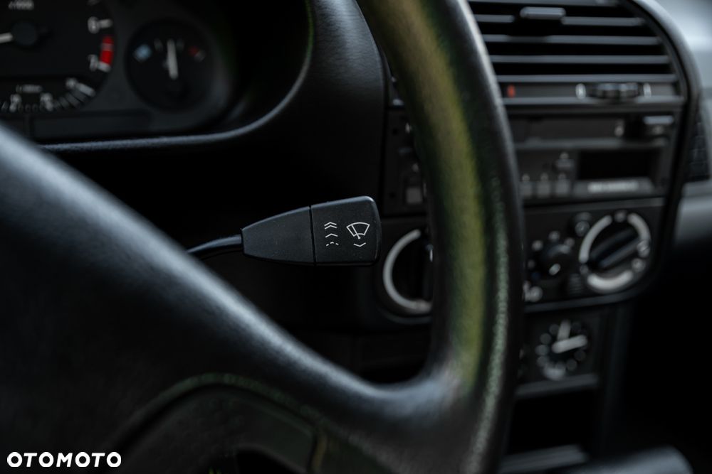 BMW Seria 3 - 32