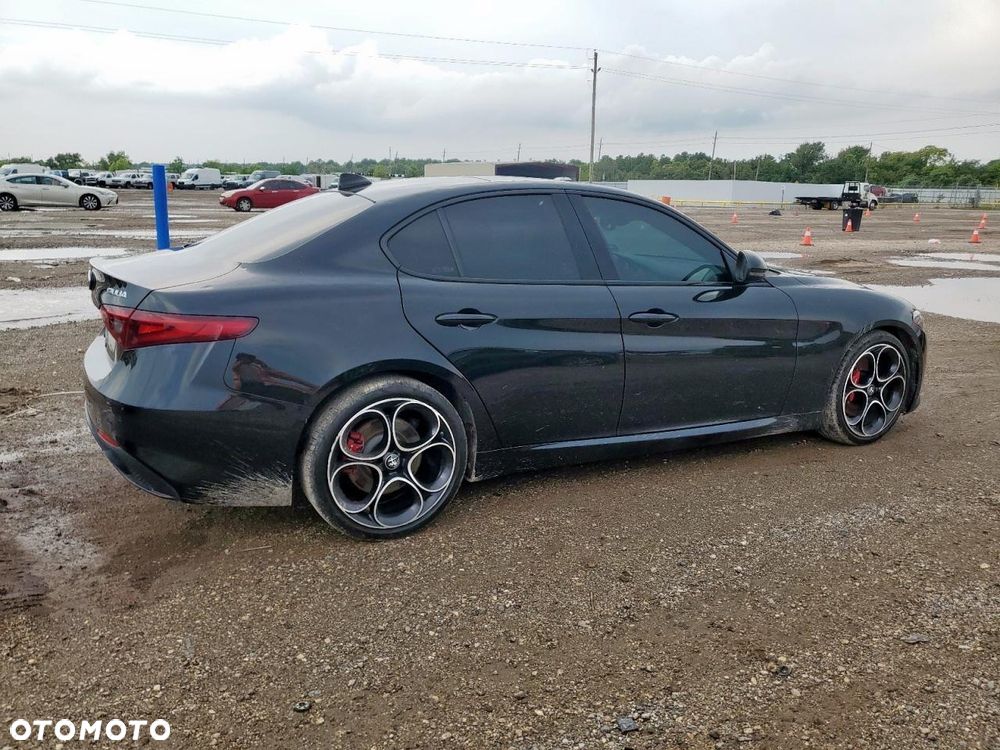 Alfa Romeo Giulia Ti - 3